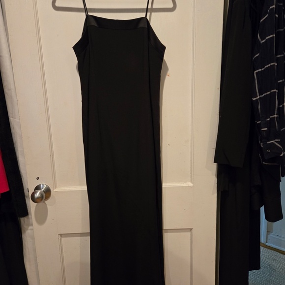 Neiman Marcus Black Tie Two Piece Dress w/Jacket - Size 6 - Picture 4 of 9